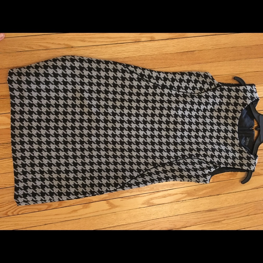 Houndstooth work dress. Shift